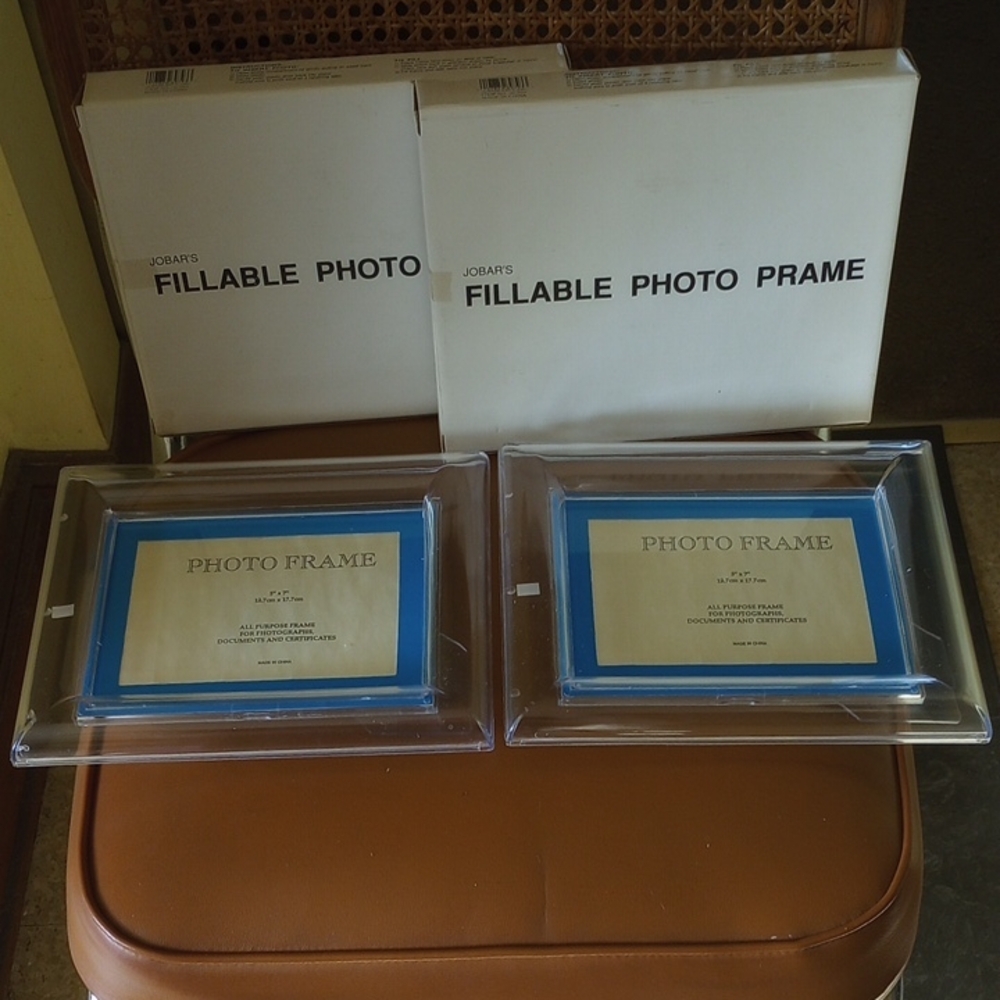 NIB Set of 2 Clear 5 x 7 Inch Tabletop Photo Frames w/ Blue Matting, Jobar's